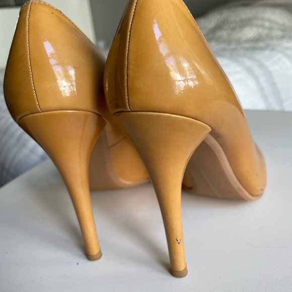 Stuart Weitzman patent leather heels 8 - Picture 7 of 9